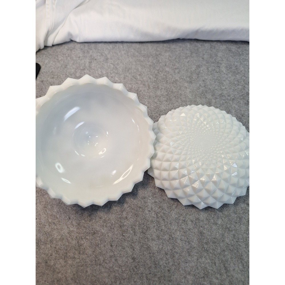Vintage White Milk Glass Hobnail Diamond Point Lidded Trinket Dish Candy Jar - Picture 6 of 6